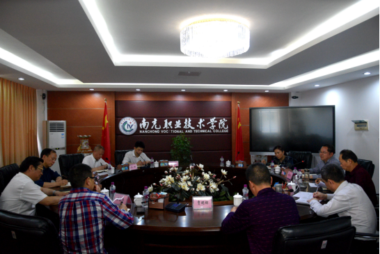 副市长李在伟一行到校调研指导工作