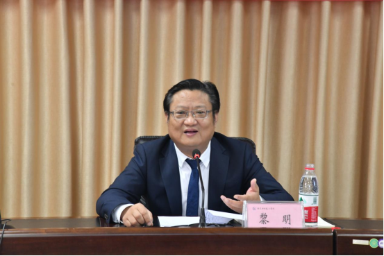 肩负民族复兴任，共筑乡村振兴梦 <br/>——黎明为学生讲授形势与政策