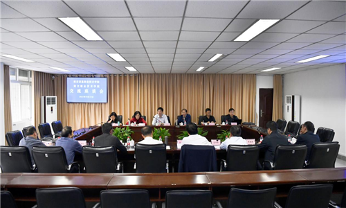 南京信息职业技术学院党委书记王丹中一行来校考察交流